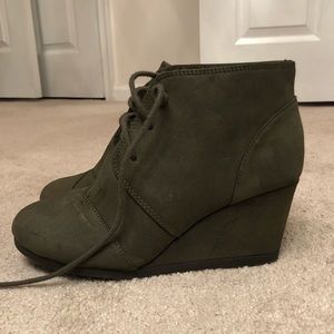Army green wedges